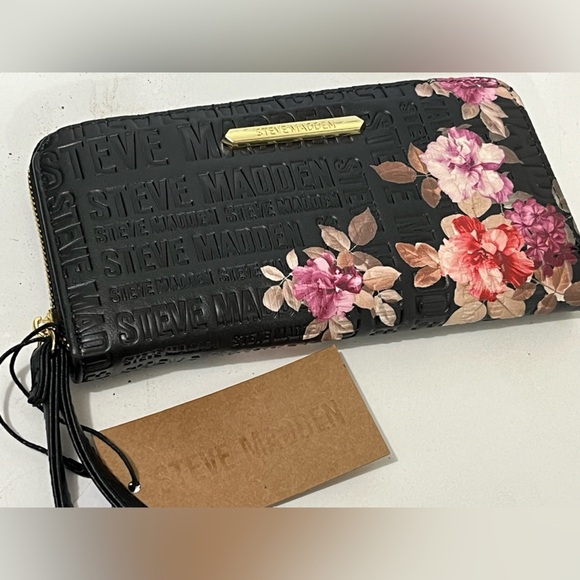 Steve Madden Black Floral Wristlet - Picture 1 of 4